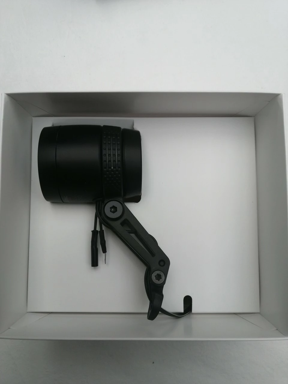 B&M Dynamo-Scheinwerfer IQ-X Schwarz Eloxiert 164RTSNDI 3 B&M Dynamo-Scheinwerfer IQ-X Schwarz Eloxiert 164RTSNDI