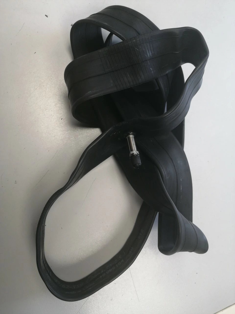 Schwalbe Fahrradschlauch AV Ventil Nr. 3 16" 40 Mm 47/62-305 3 Schwalbe Fahrradschlauch AV Ventil Nr. 3 16" 40 Mm 47/62-305