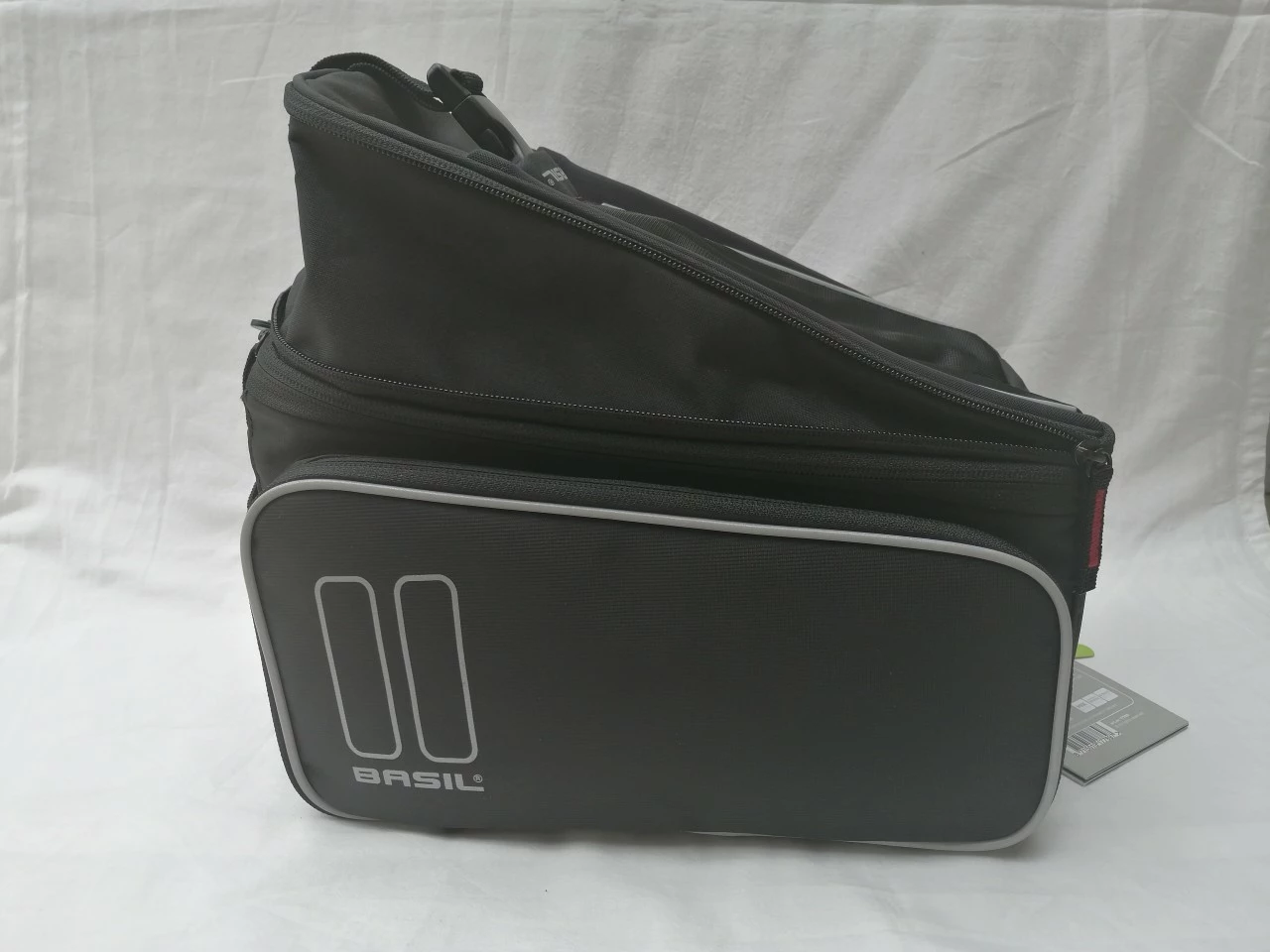 Basil Gepäckträgertasche Sport Design Trunkbag MIK Abverkauf 3 Basil Gepäckträgertasche Sport Design Trunkbag MIK Abverkauf