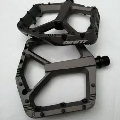 Giant Pinner Pro MTB Pedal 9 Giant Pinner Pro MTB Pedal -E-Bikes Verkäufe 230000098 1280x1280