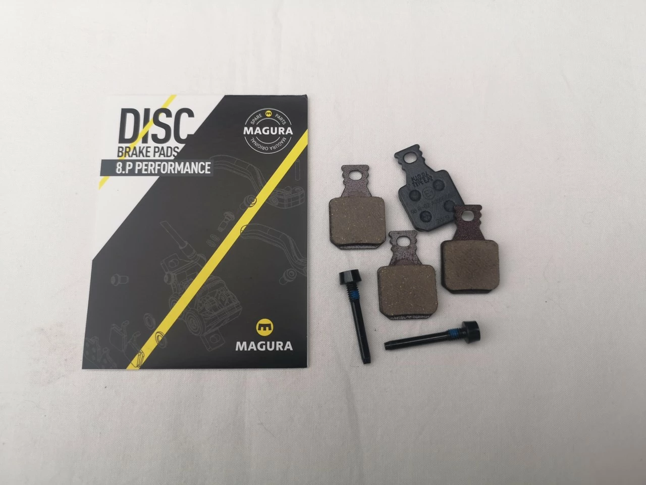 Magura Bremsbelag 8.P, Performance, Grau, Mit 2 Belaghalteschrauben 4 Magura Bremsbelag 8.P, Performance, Grau, Mit 2 Belaghalteschrauben – Bild 2