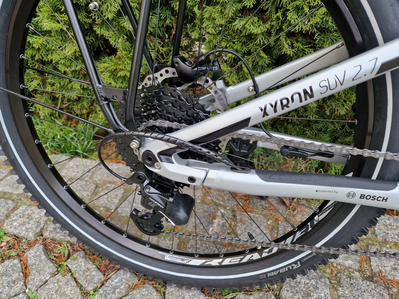 CONWAY XYRON SUV 2.7 HE Gr. M Silver Black 4 CONWAY XYRON SUV 2.7 HE Gr. M Silver Black – Bild 2