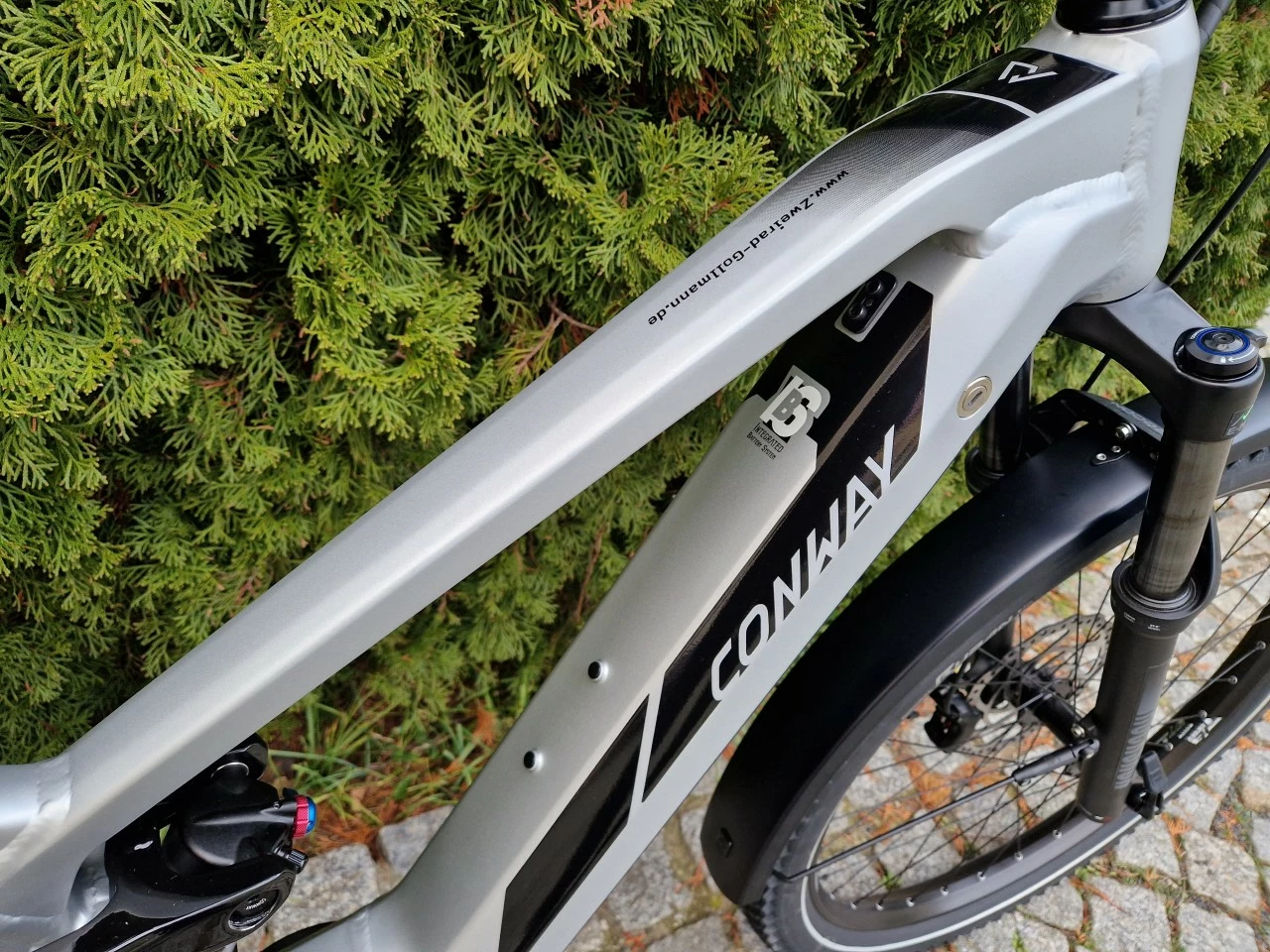 CONWAY XYRON SUV 2.7 HE Gr. M Silver Black 5 CONWAY XYRON SUV 2.7 HE Gr. M Silver Black – Bild 3