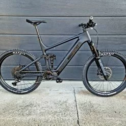 Hohe Acht Bikes HOHEACHT BESTA Monto Gr.XL/52 Cm E-MTB Fully 160mm Shimano EP8 625 Wh Nebelkrähe