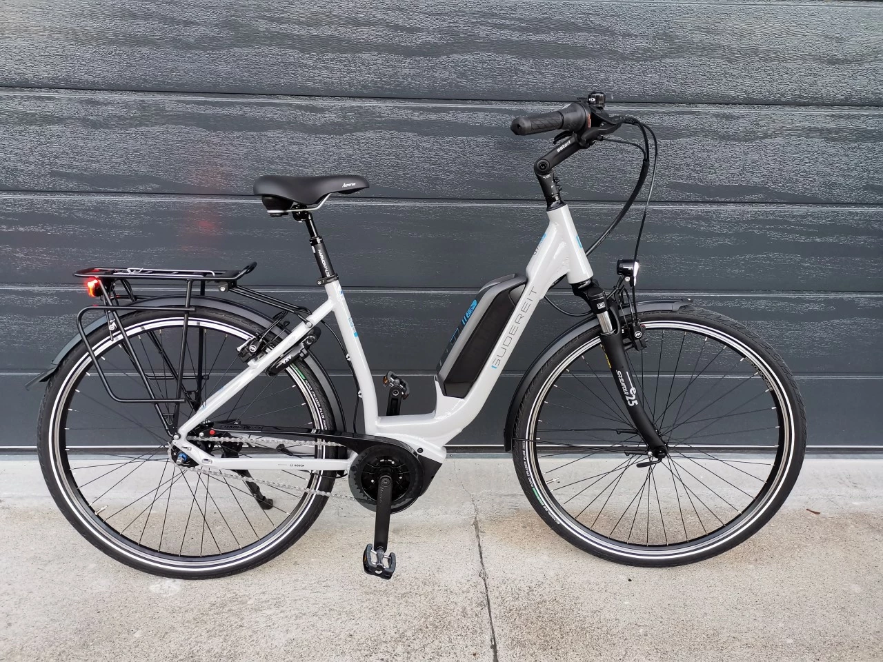 GUDEREIT EC-3 RT Einrohr 45 Cm Hellgrau Glanz 500 WH 2022 3 GUDEREIT EC-3 RT Einrohr 45 Cm Hellgrau Glanz 500 WH 2022