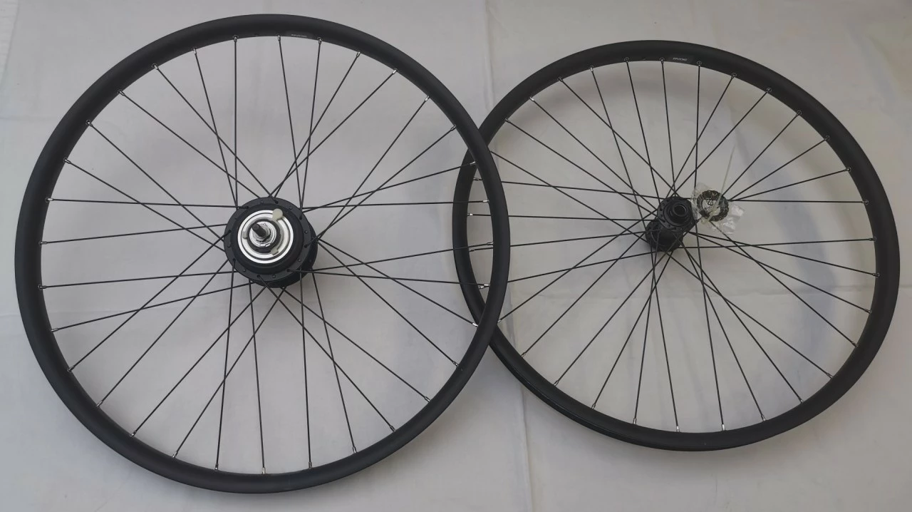 Shimano 27,5" Deore + Nexus Di2 SG-C7050-5D Center-Lock Laufradsatz 3 Shimano 27,5" Deore + Nexus Di2 SG-C7050-5D Center-Lock Laufradsatz