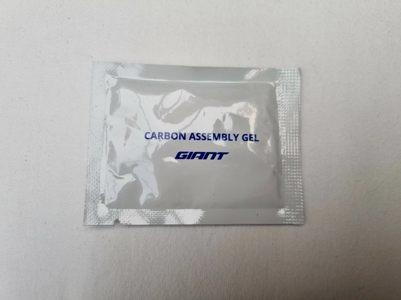 Giant Carbon Alu Montagepaste 5g 3 Giant Carbon Alu Montagepaste 5g